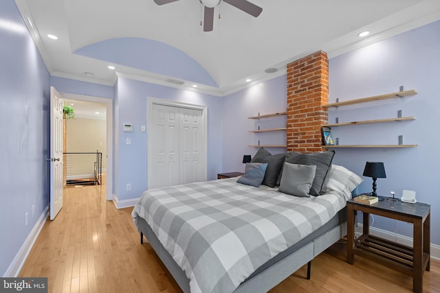 3006 Dillon St, Baltimore, MD 21224 - bedroom featuring baseboards, light wood finished floors, ornamental molding, a closet, and recessed lighting