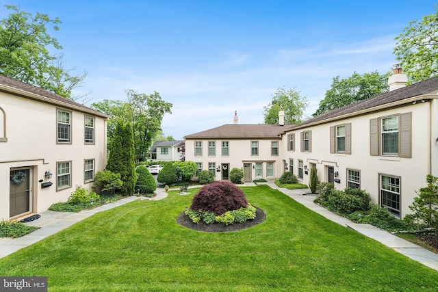 229 Bloomingdale Ave Unit 1, Wayne, PA 19087 - surrounding community with a yard
