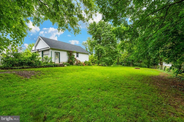 28 N Altamont Ave, Thurmont, MD 21788 - view of green lawn