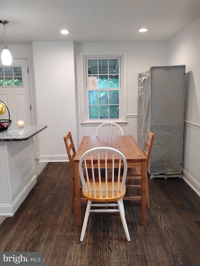 5709 Walther Ave, Baltimore, MD 21206 - dining area featuring dark wood finished floors, plenty of natural light, baseboards, and recessed lighting