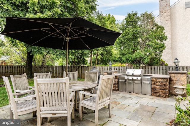725 Cornerstone Ln, Bryn Mawr, PA 19010 - fenced backyard featuring outdoor dining area and a patio area