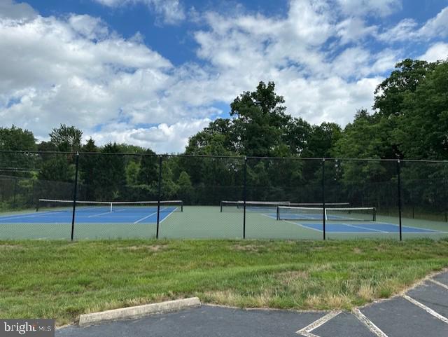 10512 Winged Elm Cir, Manassas, VA 20110 - view of tennis court