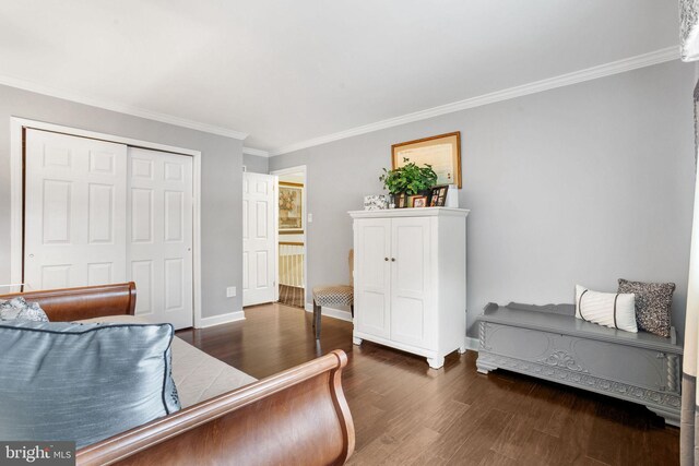 7 Seedling Dr, Holland, PA 18966 - bedroom with dark wood finished floors, ornamental molding, baseboards, and a closet