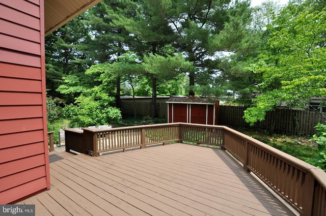 439 Landing St, Lumberton, NJ 08048 - deck with a fenced backyard and view of wooded area
