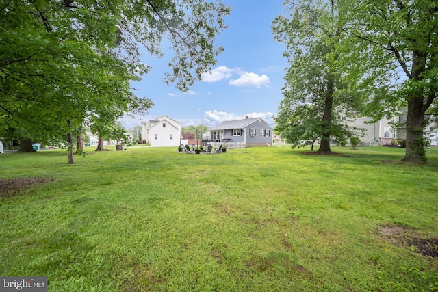 145 Nursery Ave, Levittown, PA 19057 - view of green lawn