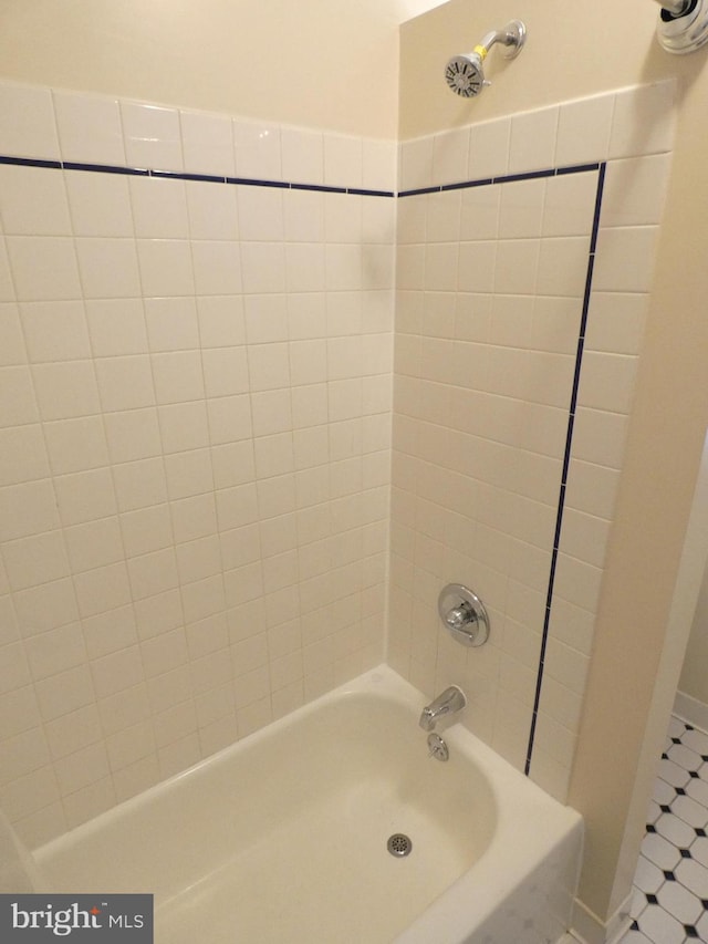 503 Division St, Harrisburg, PA 17110 - full bathroom with bathing tub / shower combination