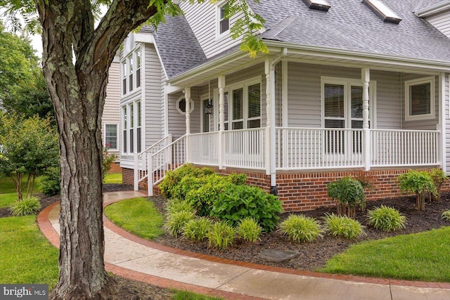 9 Tally Ho Dr, Fredericksburg, VA 22405 - view of side of home with roof with shingles and a porch