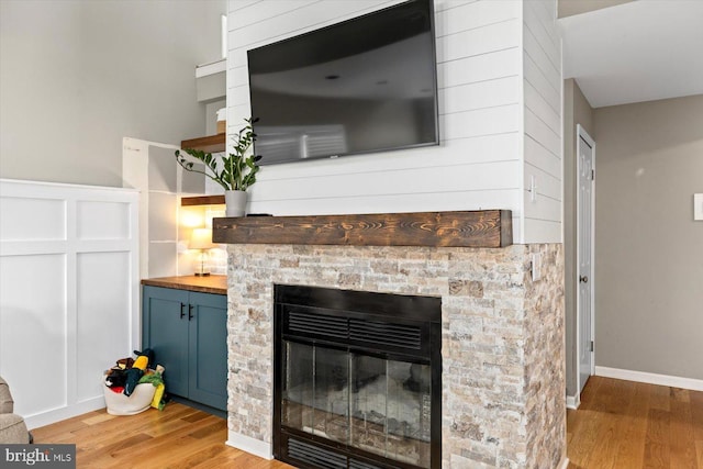 9 Tally Ho Dr, Fredericksburg, VA 22405 - detailed view of wood finished floors, a fireplace, and baseboards