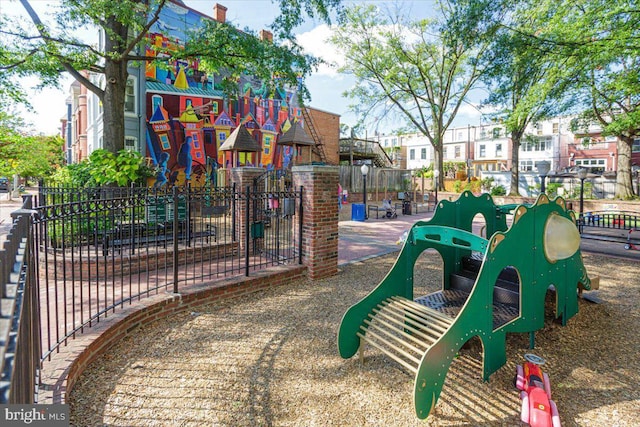 908 Westminster St NW, Washington, DC 20001 - community play area featuring a dog friendly area and a residential view