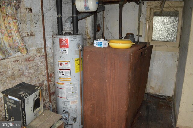 2901 Edison Hwy, Baltimore, MD 21213 - utilities featuring water heater