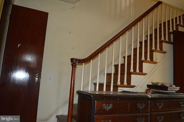 2901 Edison Hwy, Baltimore, MD 21213 - view of stairs