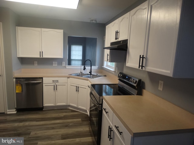 112 Colton Ct, Smithsburg, MD 21783 - kitchen featuring stainless steel dishwasher, electric range, under cabinet range hood, a sink, and dark wood-style floors
