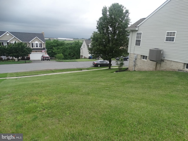 112 Colton Ct, Smithsburg, MD 21783 - view of grassy yard featuring central air condition unit