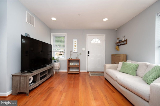 1005 Madison Ct, Annapolis, MD 21403 - living area with light wood-type flooring, baseboards, and recessed lighting
