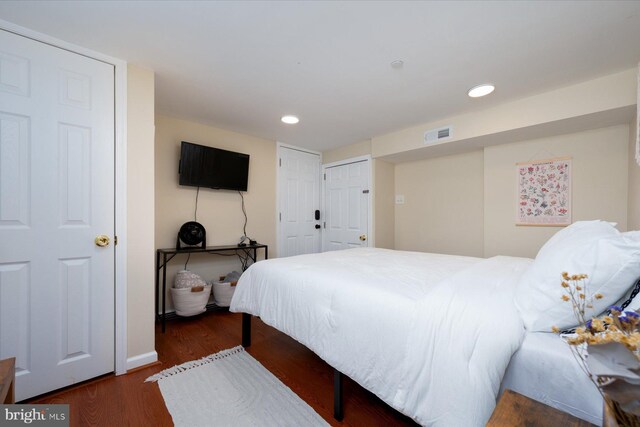 1005 Madison Ct, Annapolis, MD 21403 - bedroom featuring wood finished floors and recessed lighting