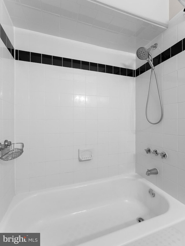 11 E Avon Dr Unit E, Hightstown, NJ 08520 - bathroom with tub / shower combination