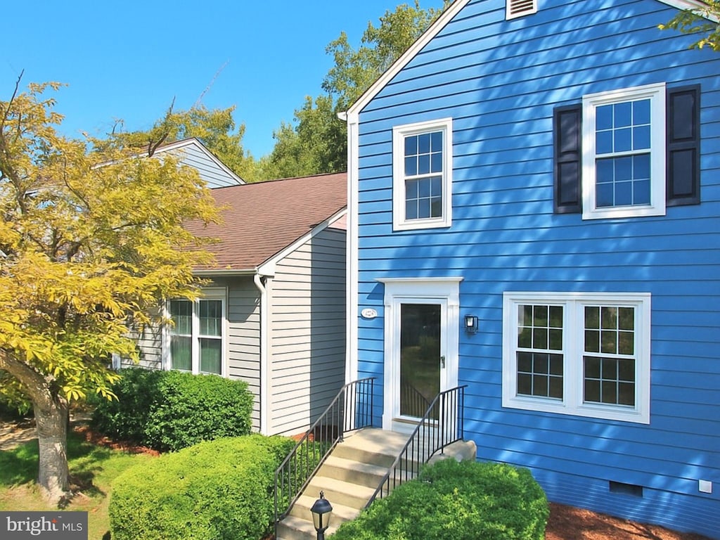 15021 Bridgeport Dr, Dumfries, VA 22025 - view of front of home with crawl space