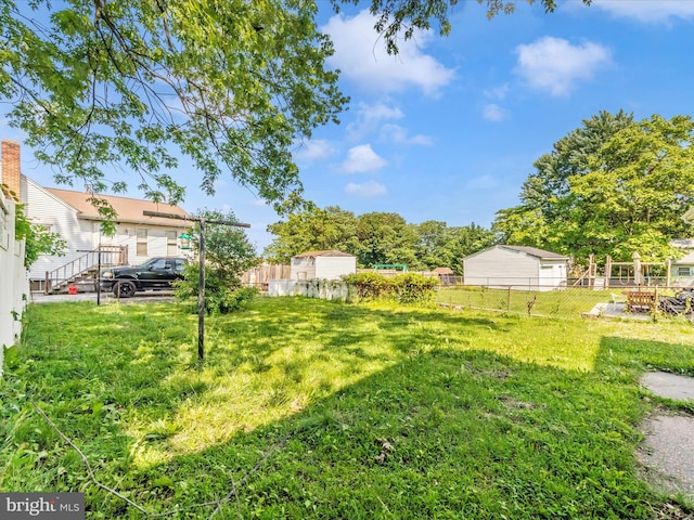 1707 Hall Ave, Baltimore, MD 21227 - view of yard