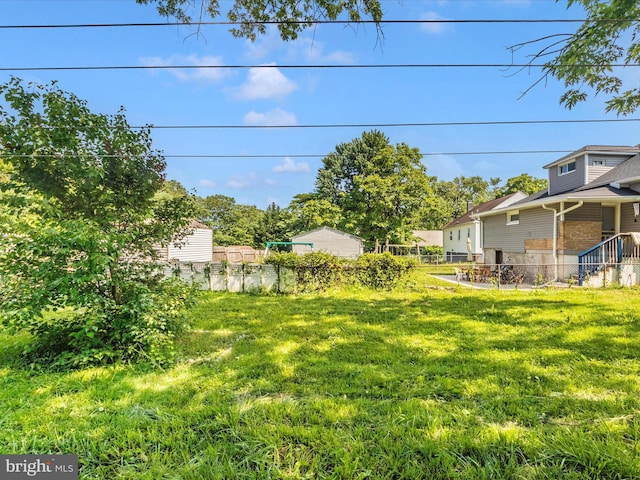 1707 Hall Ave, Baltimore, MD 21227 - view of yard