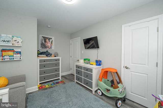 29 Holyoke Dr, Delran, NJ 08075 - playroom featuring wood finished floors and baseboards