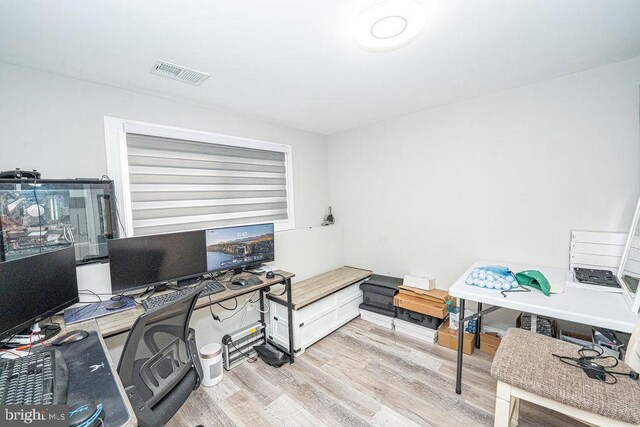 29 Holyoke Dr, Delran, NJ 08075 - home office featuring light wood-style floors