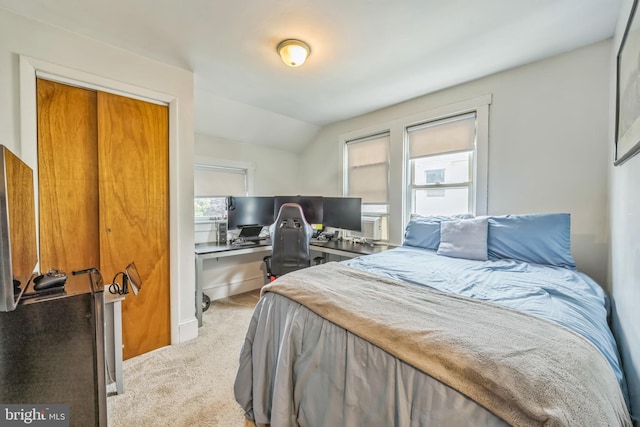 122 E Pine St, Audubon, NJ 08106 - bedroom with carpet flooring, lofted ceiling, and a desk