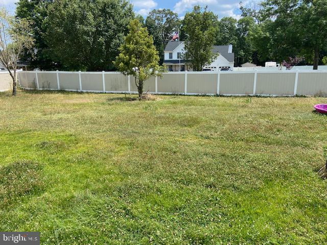 1 Winterberry Pl, Clayton, NJ 08312 - view of yard