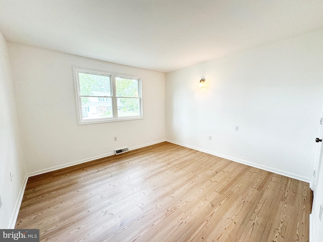 914 Townsend Blvd, Dover, DE 19901 - spare room with light wood finished floors and baseboards