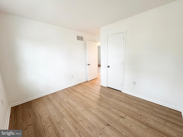 914 Townsend Blvd, Dover, DE 19901 - unfurnished room with light wood-style floors and baseboards