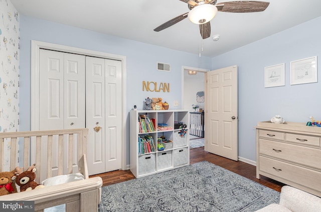 6202 Crofton Ct, Mechanicsburg, PA 17050 - bedroom featuring dark wood-style flooring, a closet, baseboards, and a ceiling fan