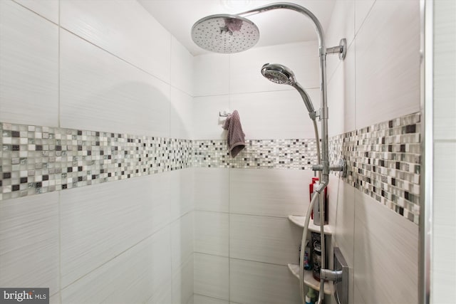 1830 Fountain Dr Unit 1107, Reston, VA 20190 - bathroom featuring tiled shower