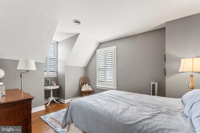 413 Benton Pt, Tappahannock, VA 22560 - bedroom featuring wood finished floors and baseboards