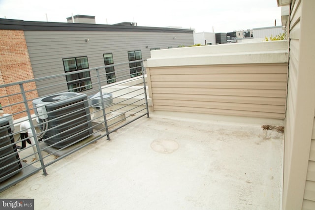 708 N 17th St, Philadelphia, PA 19130 - view of patio featuring central AC unit and a balcony