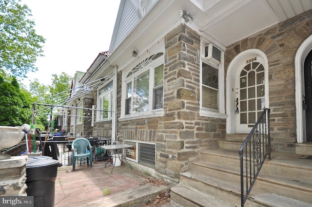 3324 Ryan Ave, Philadelphia, PA 19136 - wooden deck with entry steps
