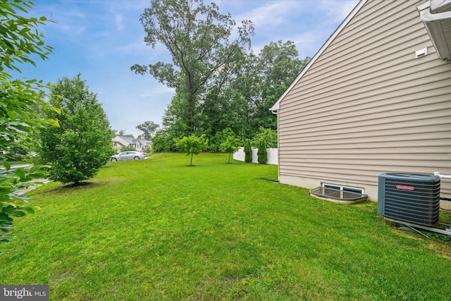 133 E General Grey Ct, Newark, DE 19702 - view of green lawn with central air condition unit
