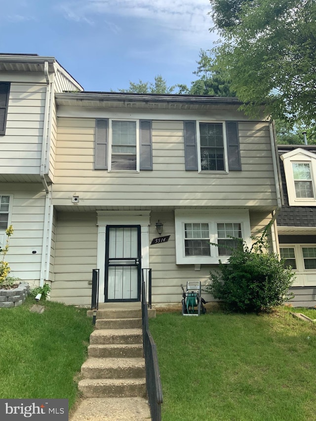 5514 Keyworth Ct, Capitol Heights, MD 20743 - view of property featuring a front lawn