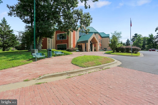 2106 Ross Rd, Silver Spring, MD 20910 - view of community with curved driveway and a lawn