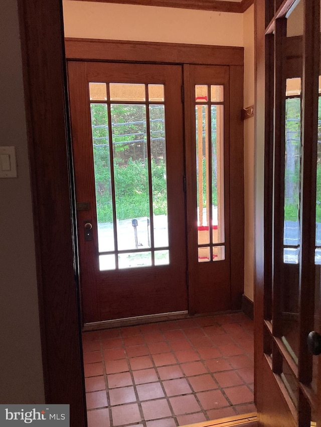 531 S 3rd St, Oakland, MD 21550 - entryway with light tile patterned floors
