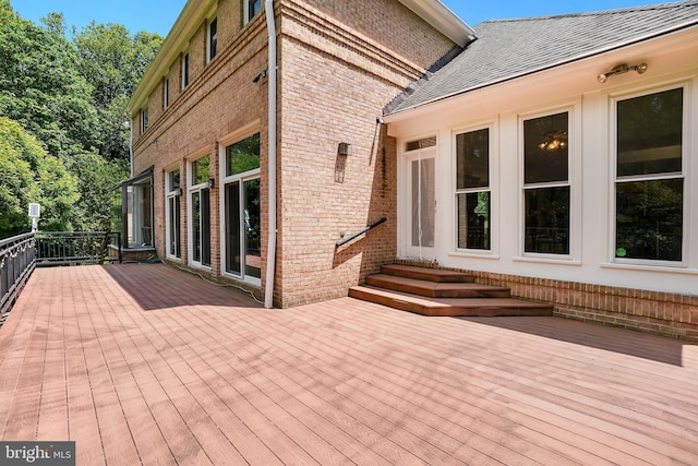 12213 Lake Potomac Ter, Potomac, MD 20854 - wooden deck with entry steps