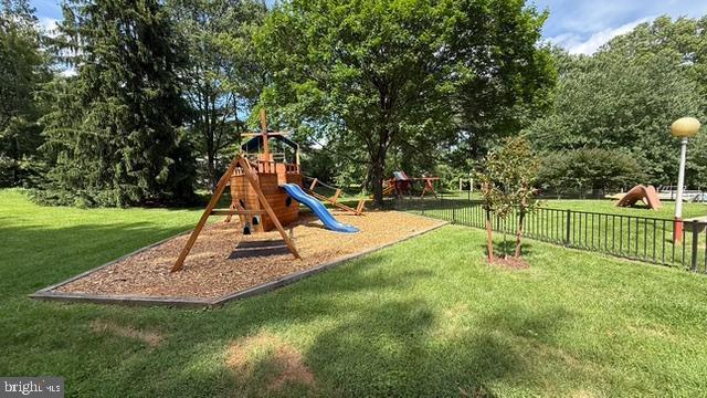 13423 Rippling Brook Dr, Silver Spring, MD 20906 - view of communal playground