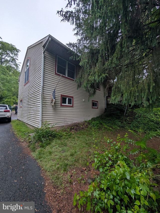 42 Beaver Ave, Enola, PA 17025 - view of side of property