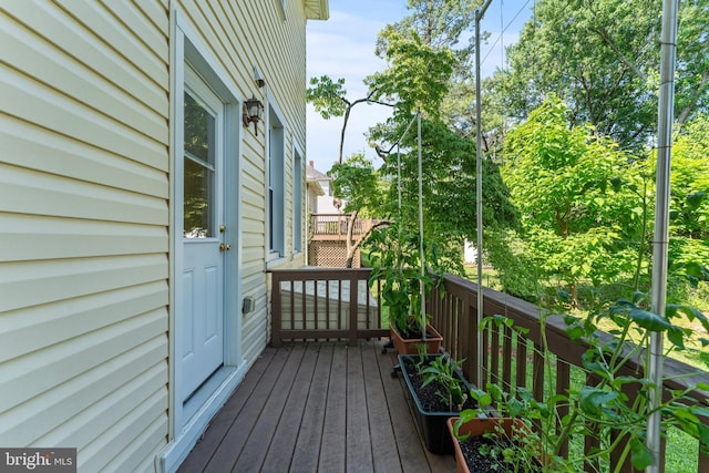5012 Catalpha Rd, Baltimore, MD 21214 - view of deck