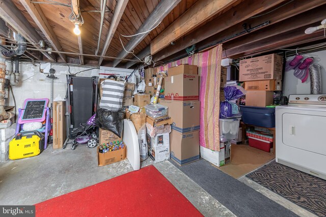 724 S W Ave, Vineland, NJ 08360 - unfinished below grade area featuring washer / dryer