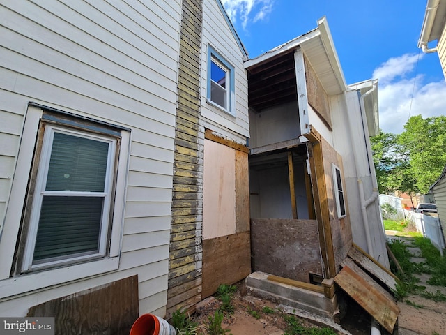 245 Beech St, Pottstown, PA 19464 - view of side of home
