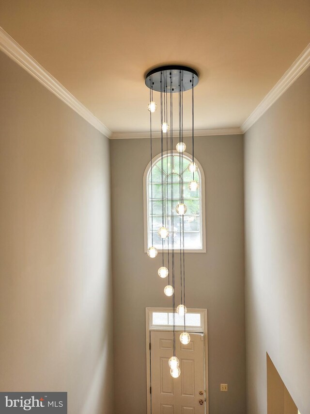 9120 Stonegarden Dr, Lorton, VA 22079 - detailed view of crown molding