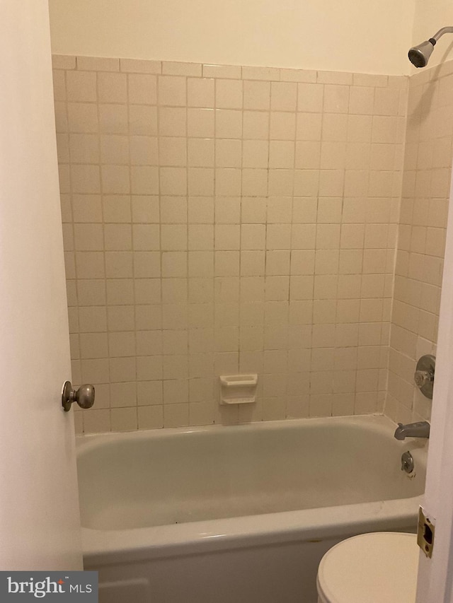 1002 Brinker Dr Unit 101, Hagerstown, MD 21740 - full bath with toilet and bathtub / shower combination