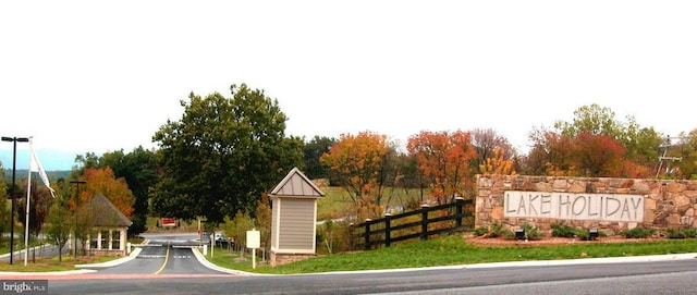 906 S Lakeview Dr, Cross Junction, VA 22625