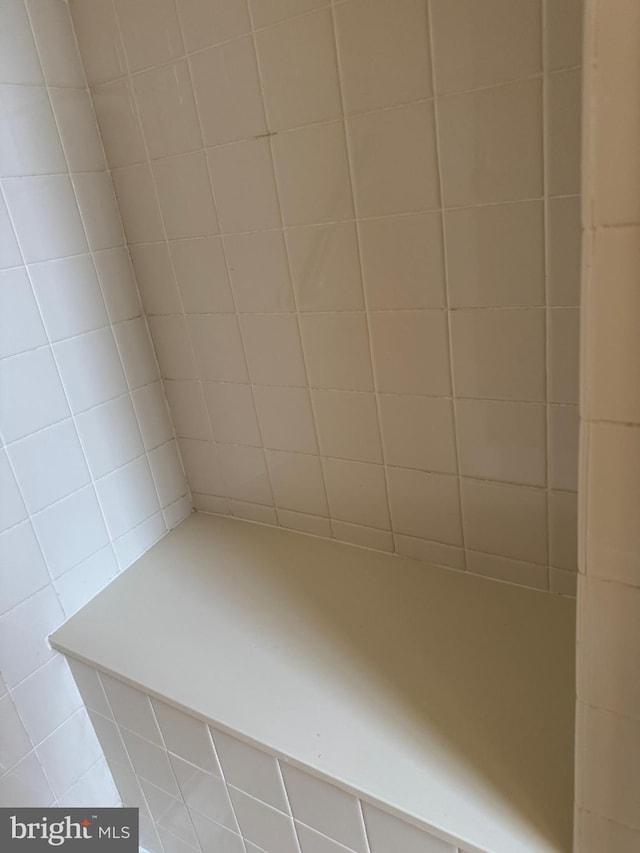 6 Sickler Ct, Sewell, NJ 08080 - view of bathroom