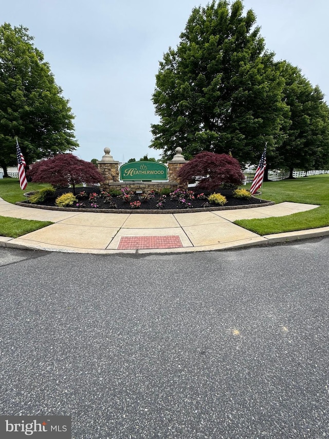 6 Sickler Ct, Sewell, NJ 08080 - view of front of home