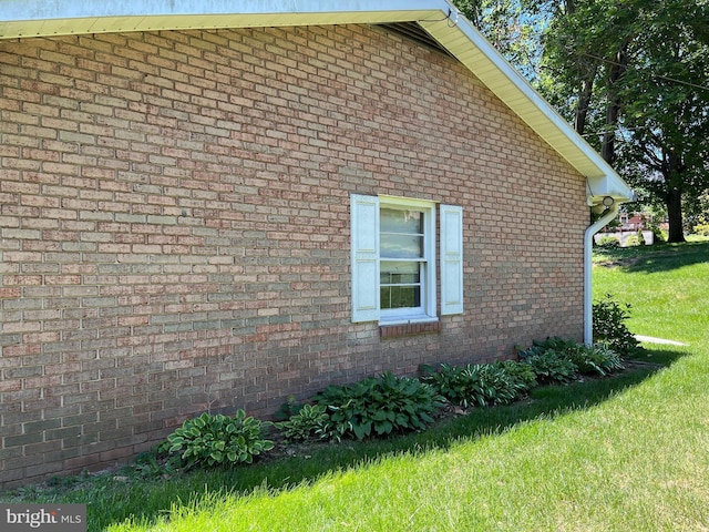 18 Bittersweet Dr, Hagerstown, MD 21740 - view of property exterior with a lawn and brick siding